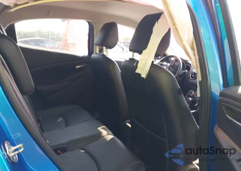 2019 Toyota Yaris Xle z USA, uszkodzony, nr VIN 3MYDLBYV7KY523952